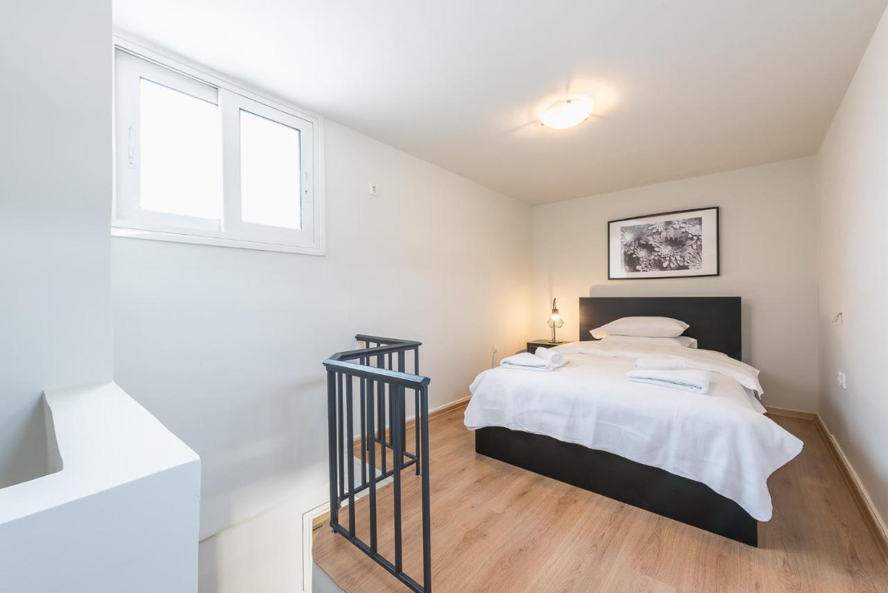 Apartment Traveler's Dream 4 Brdm Renovated Penthouse *